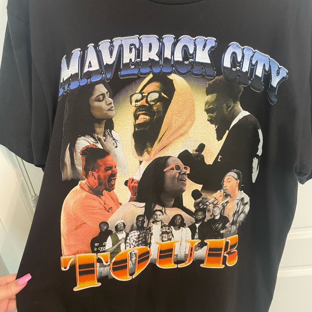 MAVERICK CITY MUSIC TOUR GRAPHIC TSHIRT